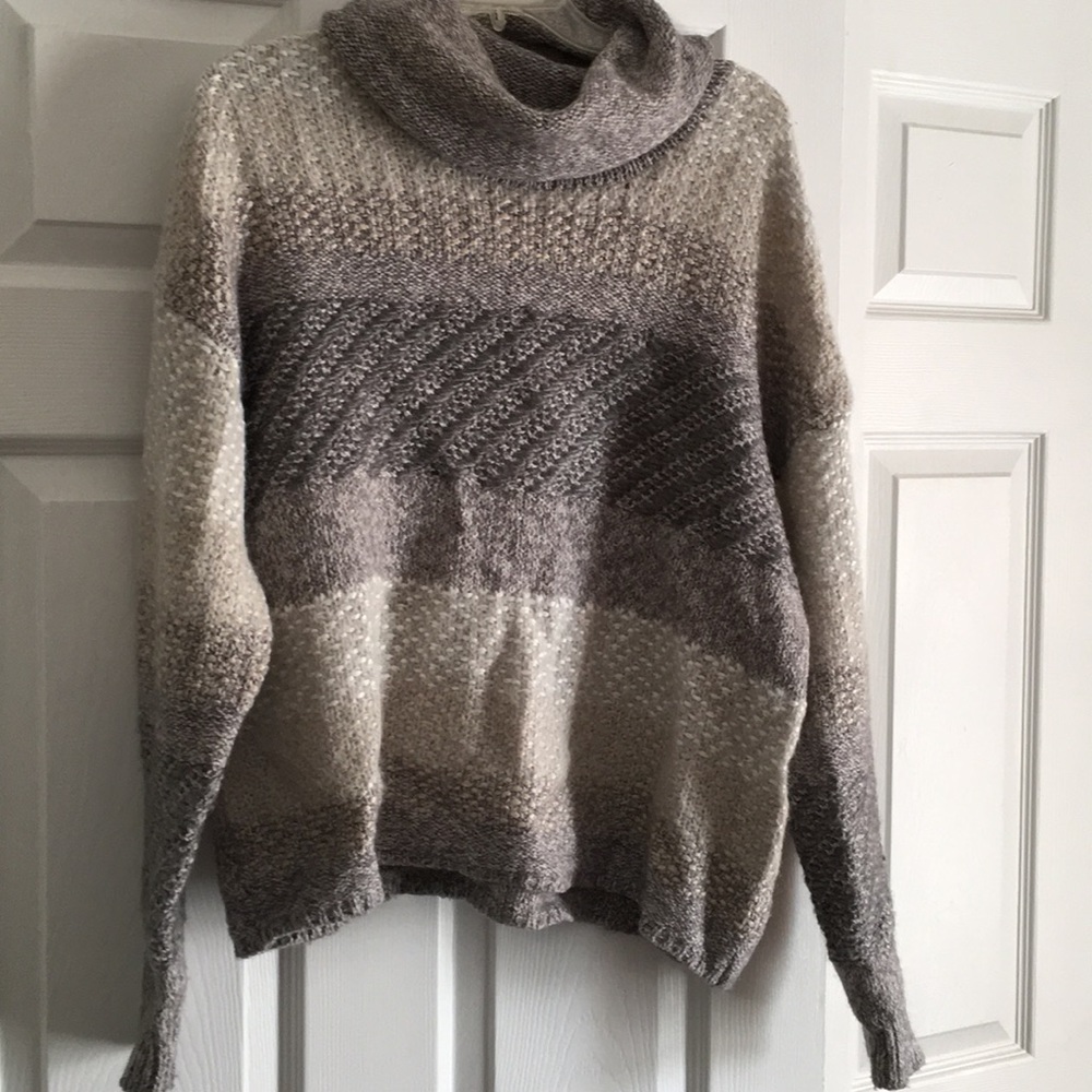Warm gray and cream sweater turtleneck size L